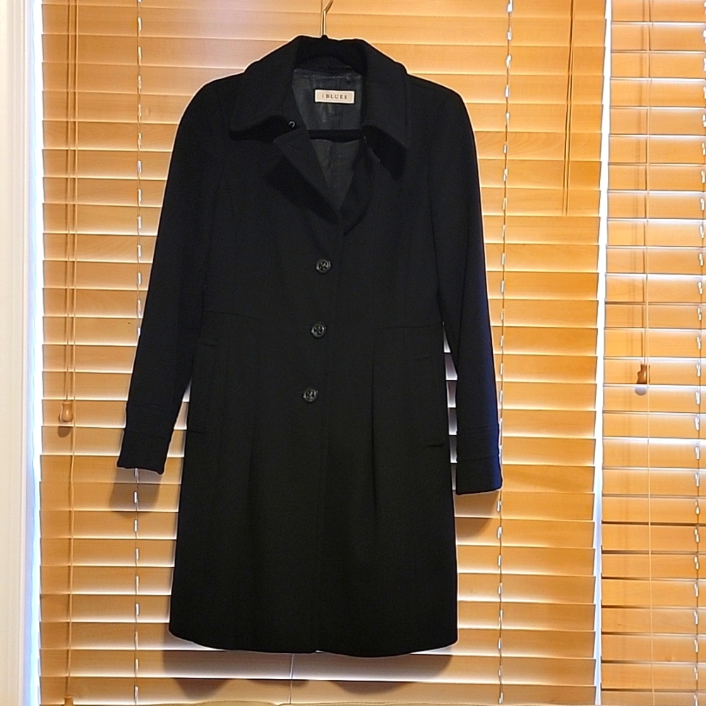 48). pre-owned I Blue fashionable wool coat size 4